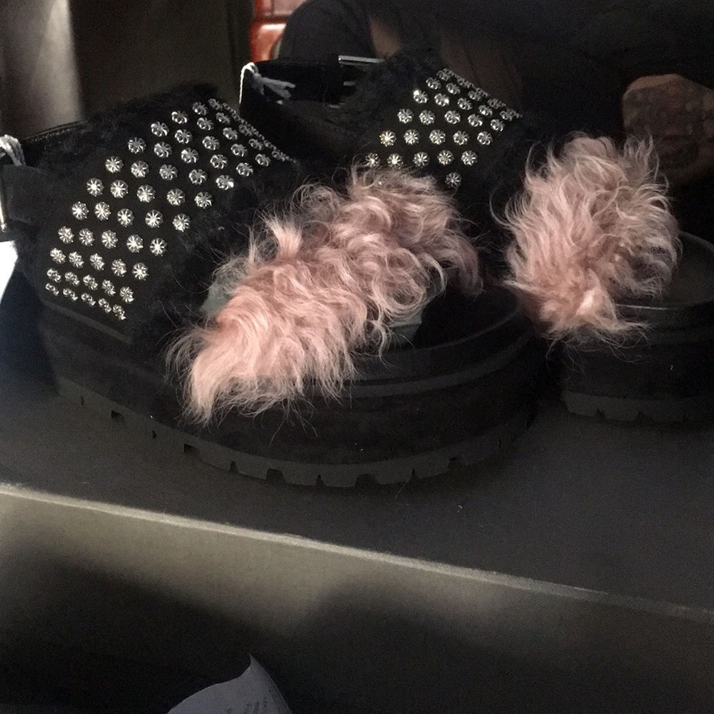 Alexander MQueen fur and studded sandal sz 35